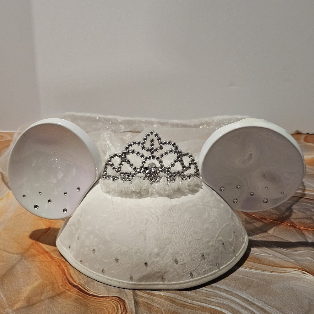 Disney Parks Mickey Mouse Bride Ears Hat Wedding Veil Rhinestone Tiara